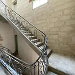 Studette Avec Le Charme De L\'Ancien